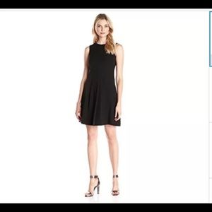 ⚫️ Vince Camuto Pleated Sleeveless Night Out Dress